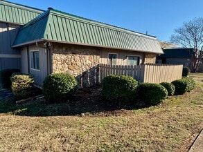 2225 Golf Rd SW in Huntsville, AL - Building Photo - Building Photo