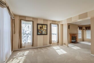 7 Lake Plumleigh Ct in Algonquin, IL - Building Photo - Building Photo