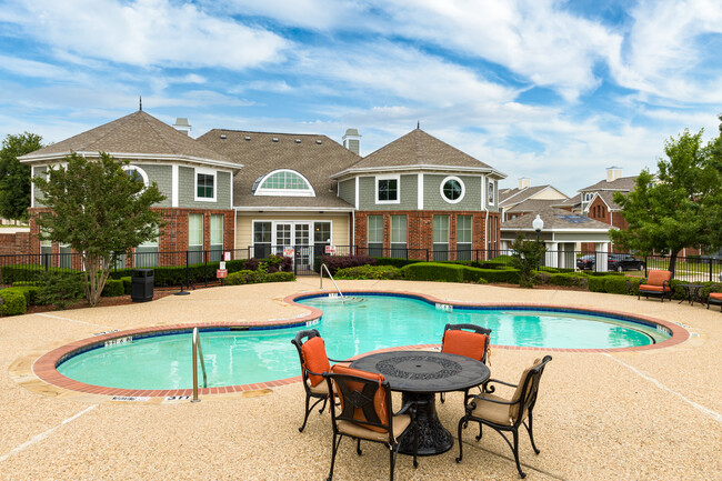 Tower Ridge Apartments in Corinth, TX - Foto de edificio - Building Photo