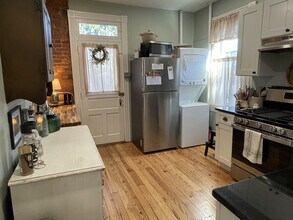 613 W Chestnut St, Unit 2 in Lancaster, PA - Building Photo - Building Photo