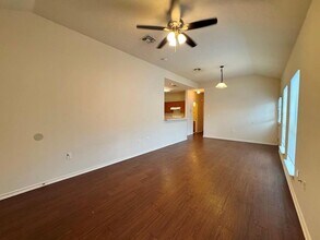 1717 Constantino Cir-Unit -1717B Constantino Circle in Austin, TX - Foto de edificio - Building Photo