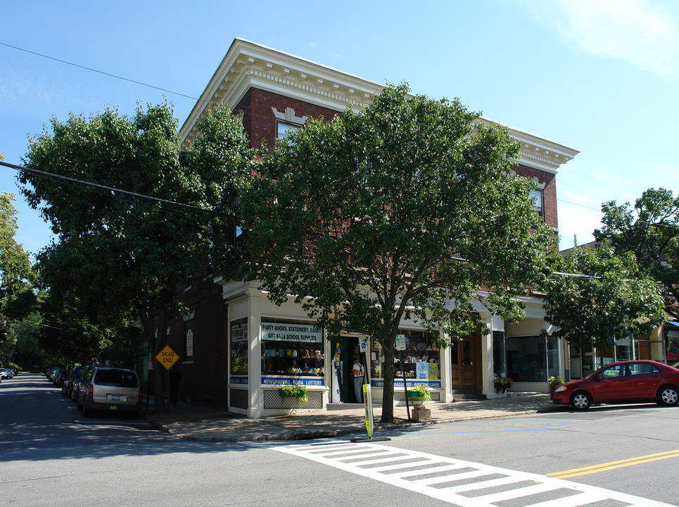 49-51 Main St in Irvington, NY - Building Photo