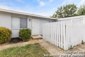 6502 Spring Branch St in San Antonio, TX - Building Photo