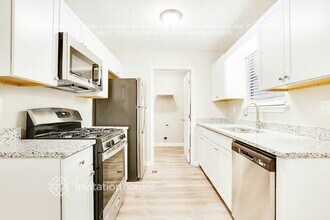 3890 Daylily Way in Douglasville, GA - Foto de edificio - Building Photo