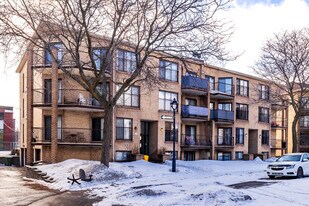 7474-7478 Denis-Jamet St in Montréal, QC - Building Photo