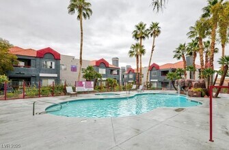 8600 W Charleston Blvd, Unit 2183 in Las Vegas, NV - Building Photo - Building Photo