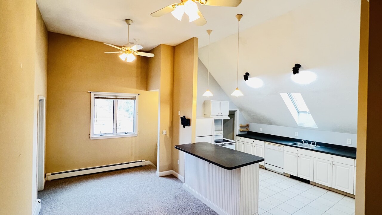 251 Copeland St in Quincy, MA - Building Photo