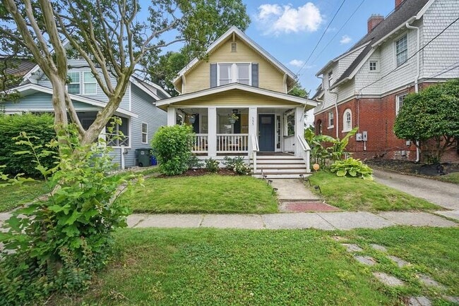 property at 535 37th St