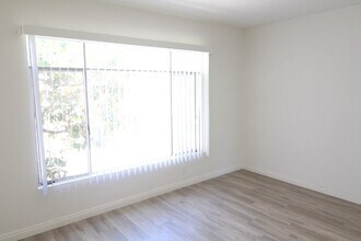 11747 Dorothy St in Los Angeles, CA - Building Photo - Building Photo