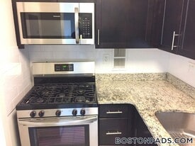 185 Freeman St, Unit 843 in Brookline, MA - Building Photo