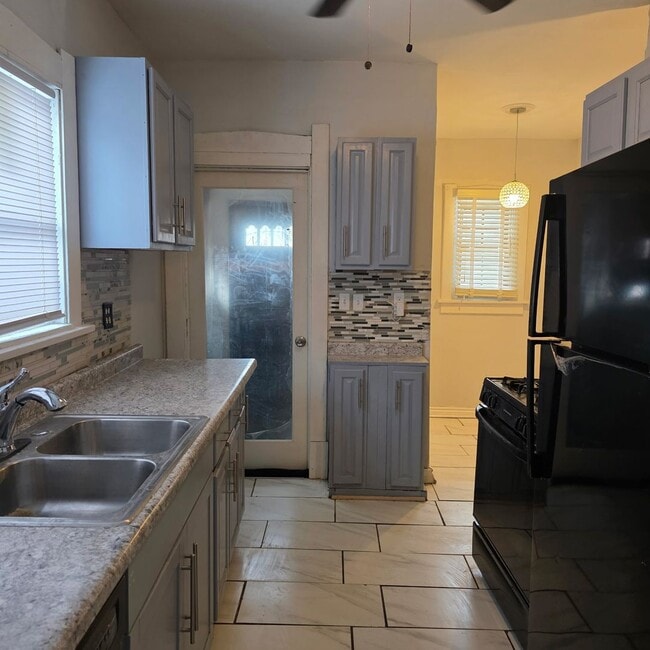 3844 Virginia St in Gary, IN - Building Photo - Building Photo