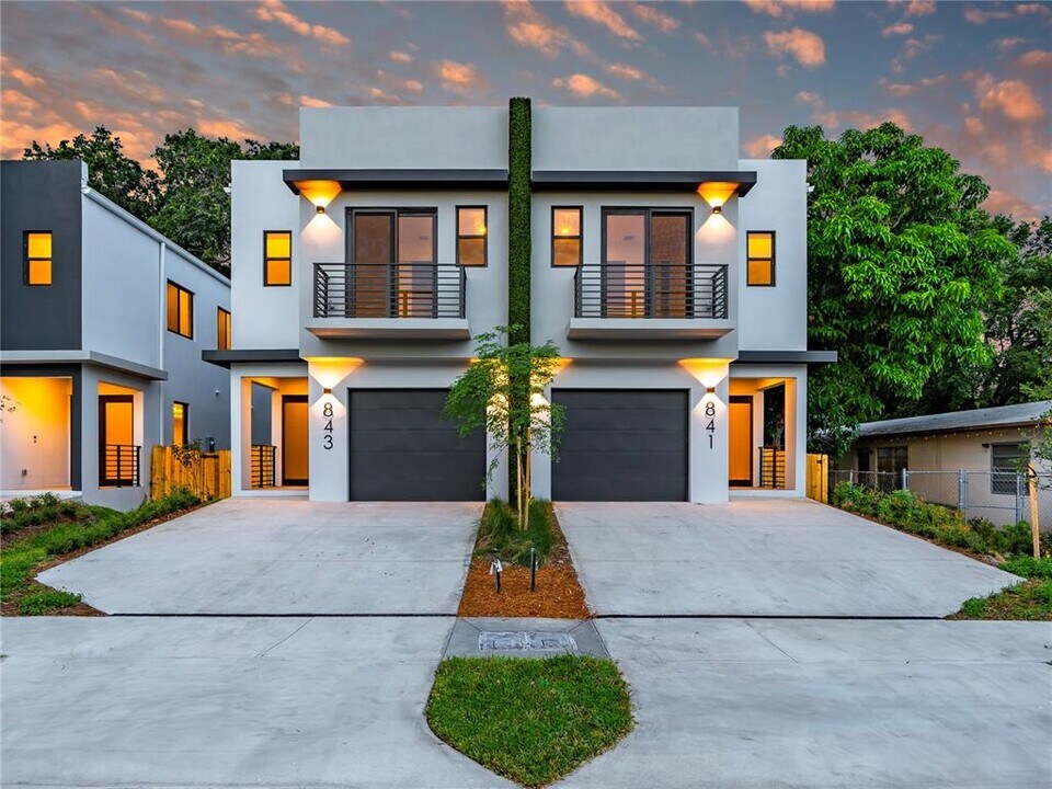843 SW 29th St in Fort Lauderdale, FL - Foto de edificio