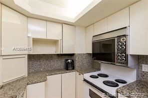 9801 Collins Ave in Bal Harbour, FL - Building Photo - Building Photo