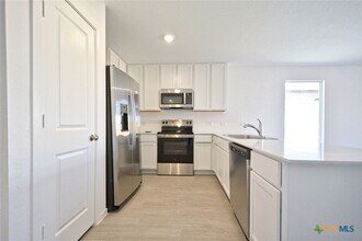 3243 Gingham Pt in Converse, TX - Building Photo - Building Photo