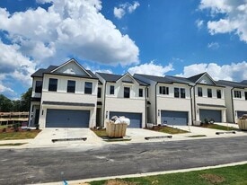 971 Sutherland Ln in Lawrenceville, GA - Building Photo