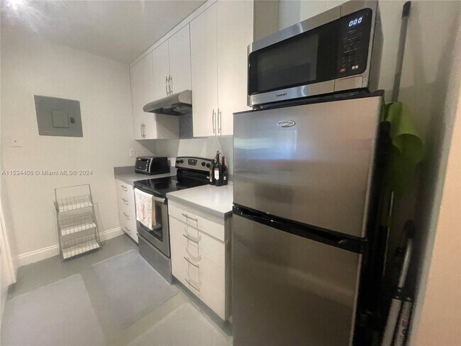 401 NW 107th Ave in Miami, FL - Building Photo - Building Photo