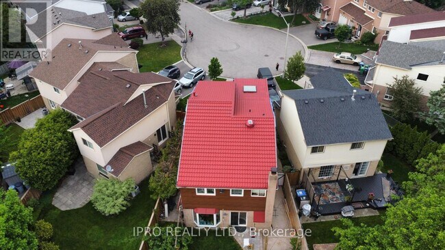 623 Hartfordshire Ln in Mississauga, ON - Building Photo - Building Photo