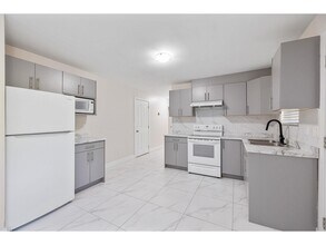 15081-15073 73 Ave in Surrey, BC - Building Photo - Building Photo