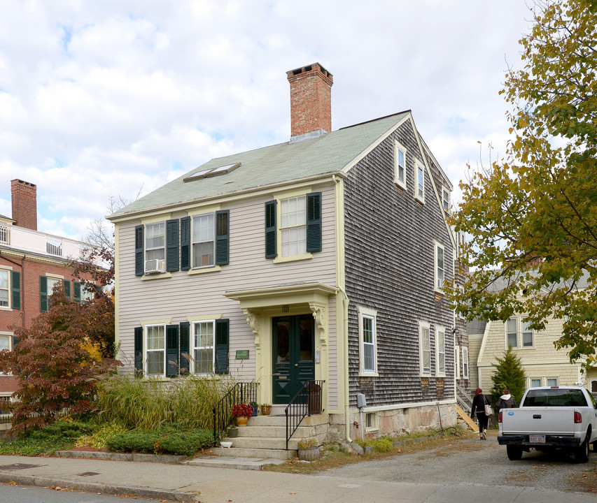 22 S Sixth St in New Bedford, MA - Building Photo