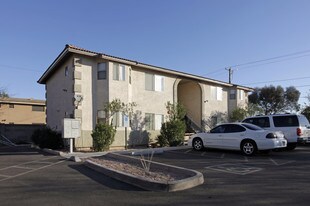7130-7136 N 27th Ave in Phoenix, AZ - Building Photo