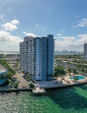 1865 79th Street Causeway in North Bay Village, FL - Building Photo - Building Photo
