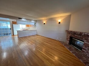 2944 Fairmount Ave in Montrose, CA - Building Photo - Building Photo