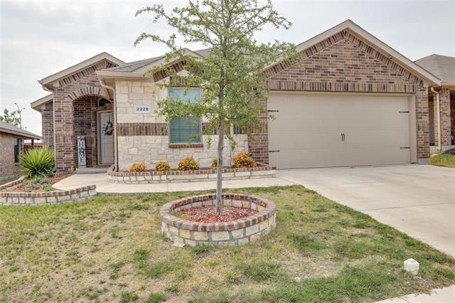 2228 Blythwood Trail in Fort Worth, TX - Building Photo