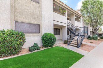 Marabrisa Condominiums in Mesa, AZ - Foto de edificio - Building Photo