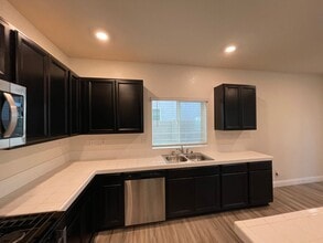 3818 Berrybridge St in Sacramento, CA - Building Photo - Building Photo