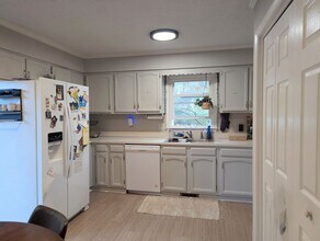 2213 Stayman Cir in Chapel Hill, NC - Building Photo - Building Photo