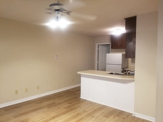 200 S Linwood Ave-Unit -Apt C in Goldsboro, NC - Foto de edificio - Building Photo