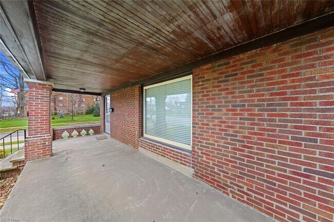 3850 Mayfield Rd in Cleveland Heights, OH - Building Photo - Building Photo