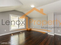 24283 Lexington Ave photo'