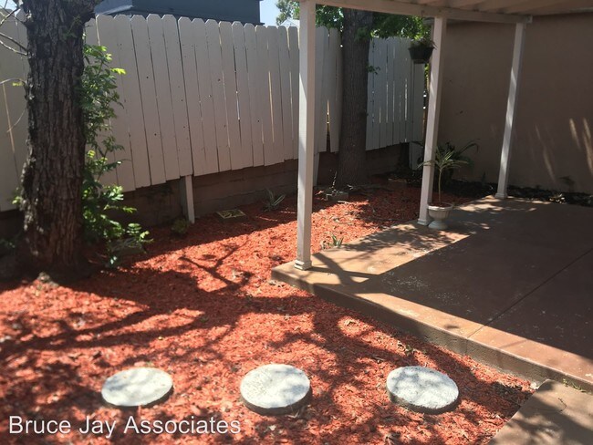 1134 Orange Grove Ave in Glendale, CA - Building Photo - Building Photo