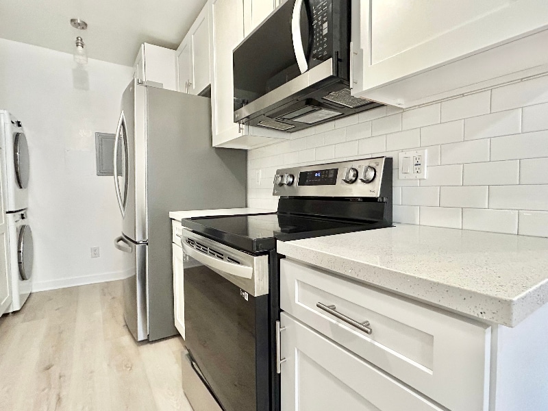 1849 S Bentley Ave in Los Angeles, CA - Building Photo