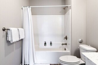 624 E 32nd St, Unit SI ID1296616P in Tacoma, WA - Building Photo - Building Photo