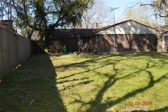 608 N Plantation Dr in Angleton, TX - Building Photo - Building Photo