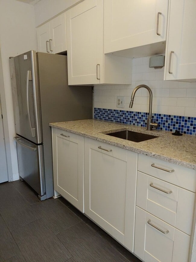 property at 2800 Kalmia Ave