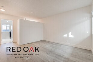 5119 Fountain Ave, Unit 122 in Los Angeles, CA - Building Photo