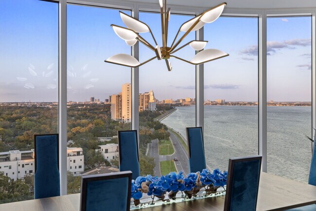 2900 W Bay to Bay Blvd in Tampa, FL - Building Photo - Building Photo