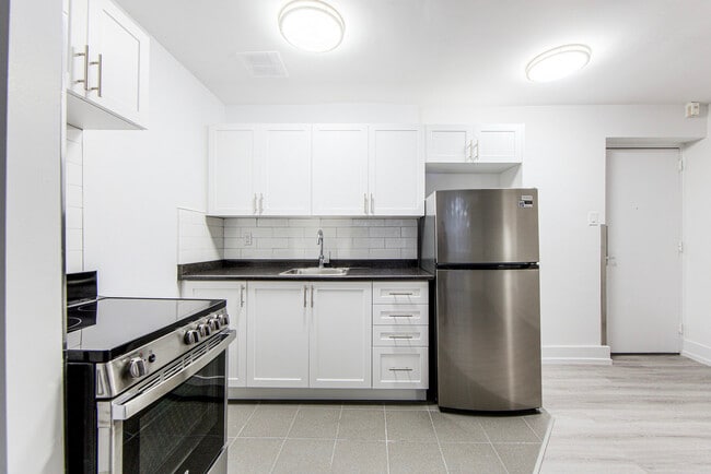 Biggin Court Apartments in Toronto, ON - Building Photo - Building Photo