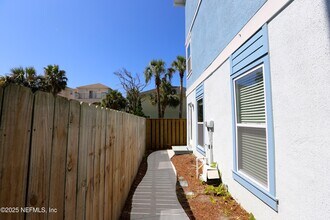 630 2nd St S in Jacksonville Beach, FL - Building Photo - Building Photo