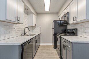Chateau68 in Tulsa, OK - Building Photo