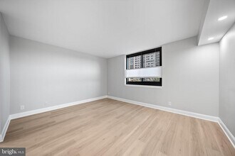 5505 Seminary Rd in Falls Church, VA - Building Photo - Building Photo