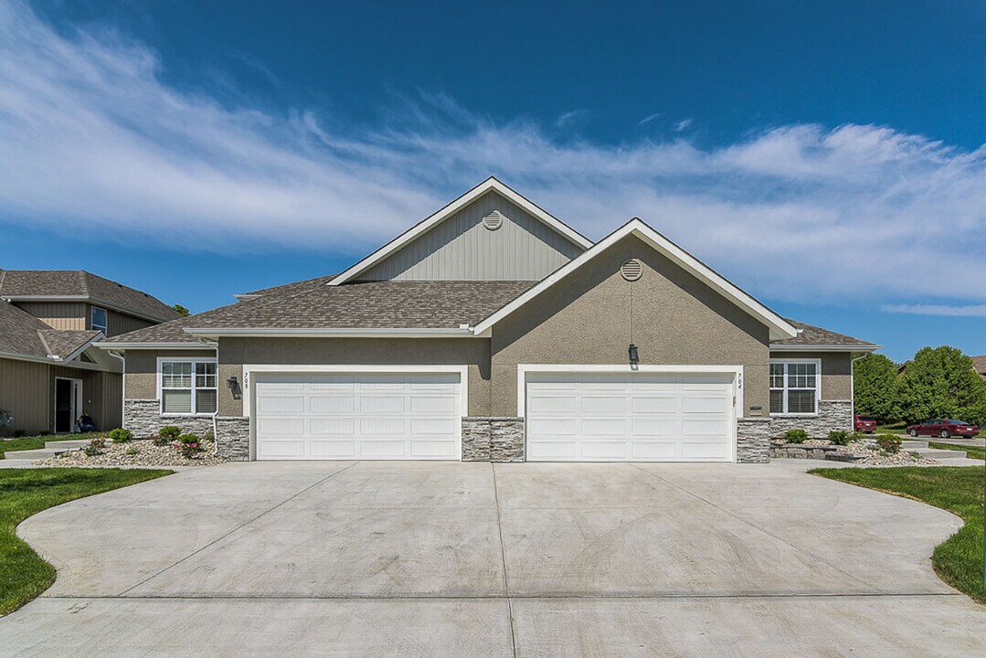847 S Hemlock St in Gardner, KS - Building Photo