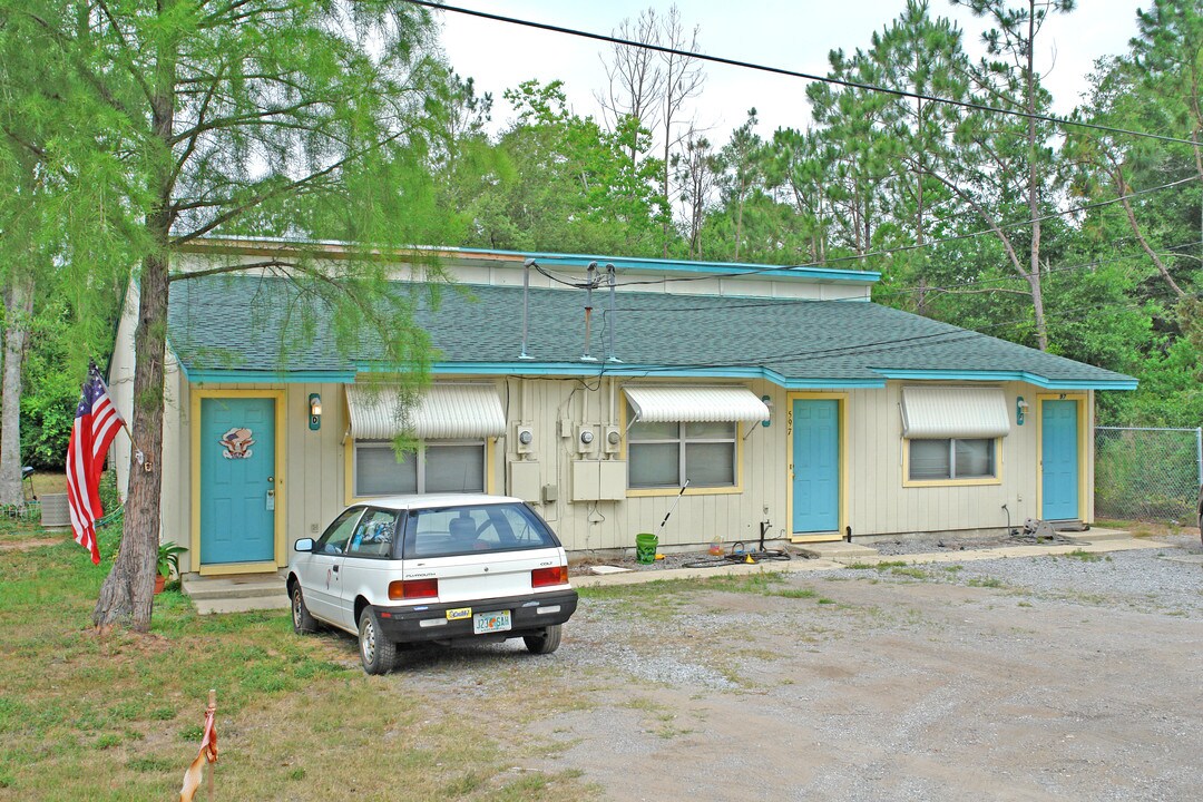 597 Fairfield Dr in Pensacola, FL - Building Photo