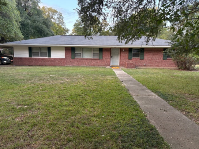 property at 122 Thomas Dr