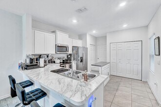 9008 Gifford Dr in Jacksonville, FL - Building Photo - Building Photo