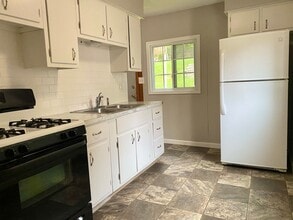 581 Valley Ave NW in Grand Rapids, MI - Building Photo - Building Photo