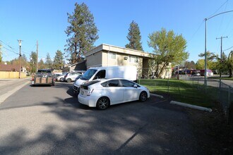 917 S Maple St, Unit 3 in Spokane, WA - Foto de edificio - Building Photo